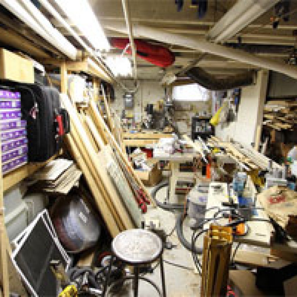 Top 105+ Images how to clean out a room full of junk Stunning